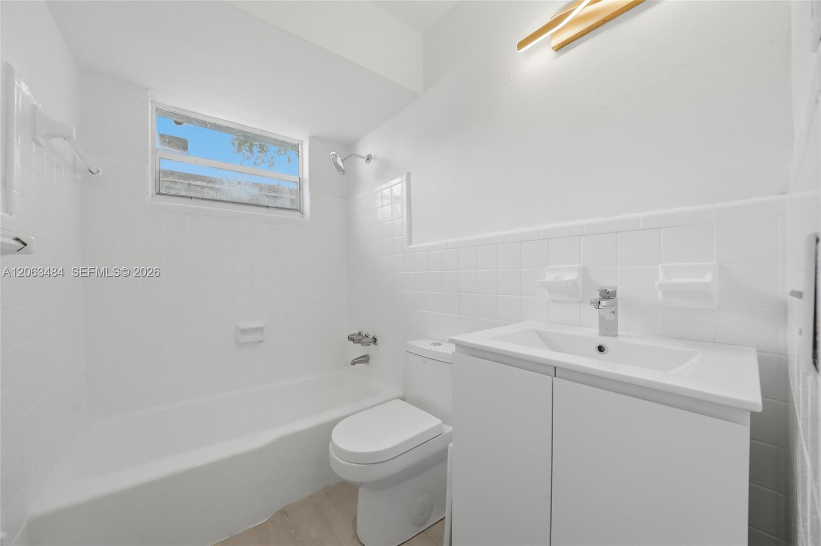 A12063484 Property Photo 28