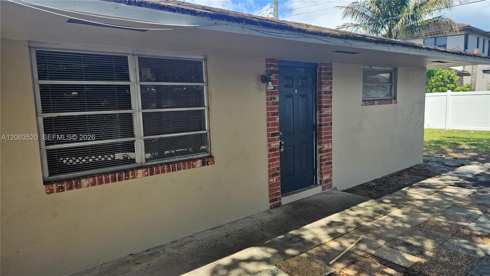 5030 Sw 26th Avenue 2 Property Photo 2