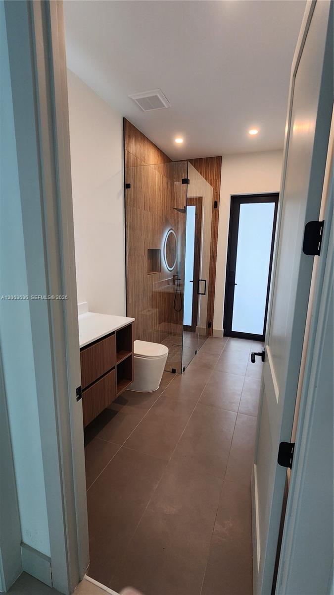 A12063636 Property Photo 4