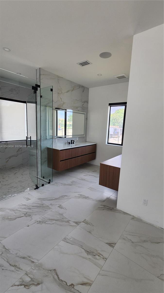 A12063636 Property Photo 8