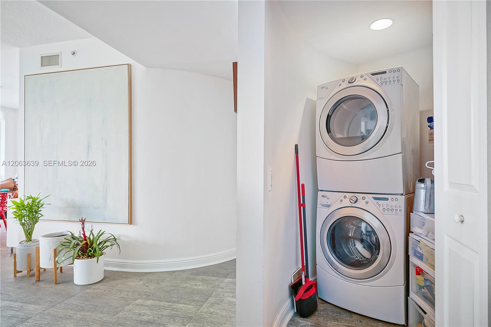 A12063639 Property Photo 11