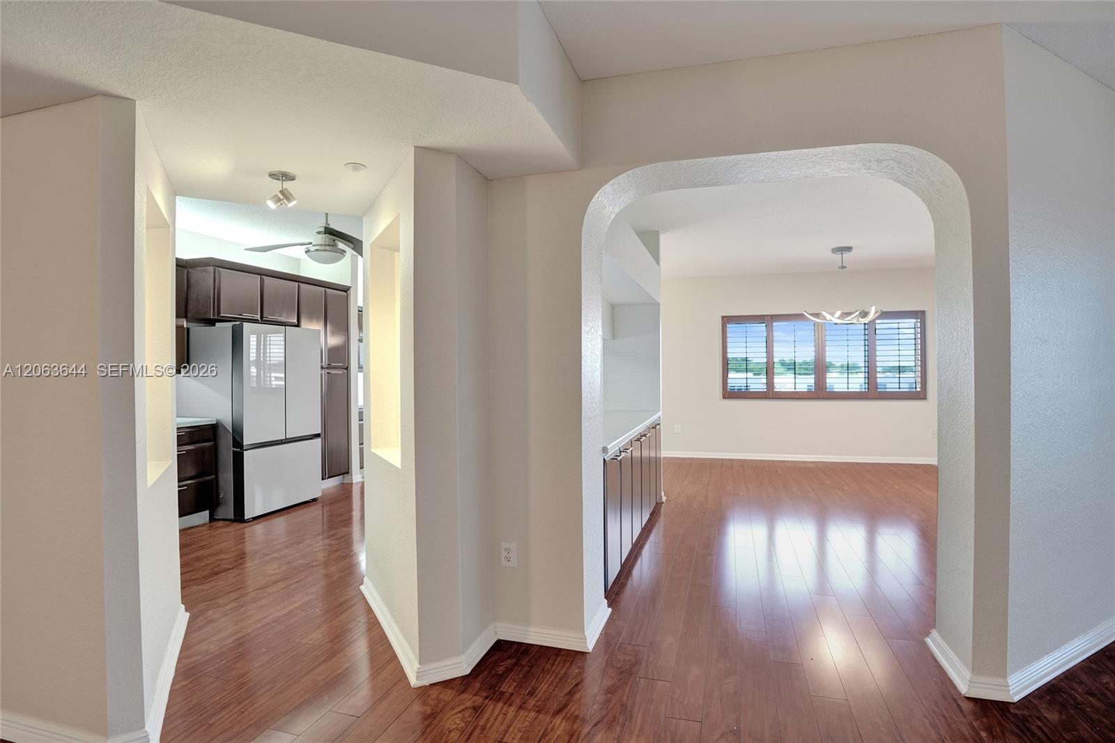 7611 Southampton Terrace 409 Property Photo 6