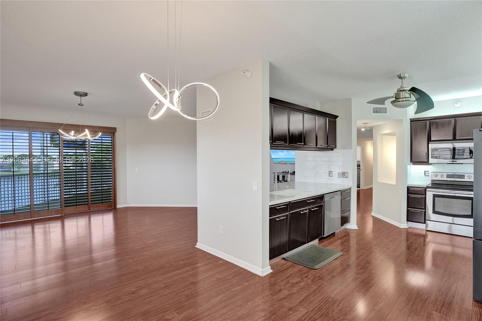 7611 Southampton Terrace 409 Property Photo 15