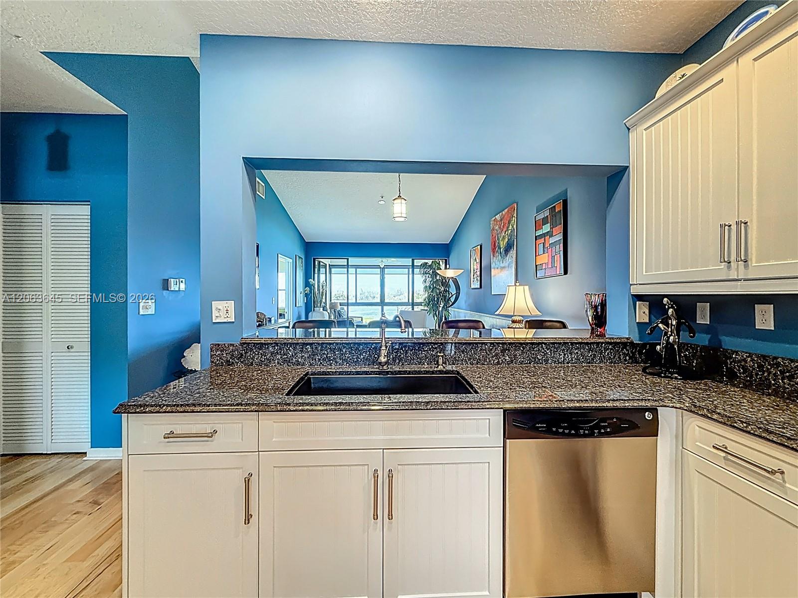 6082 Se Landing Way 11 Property Photo 4