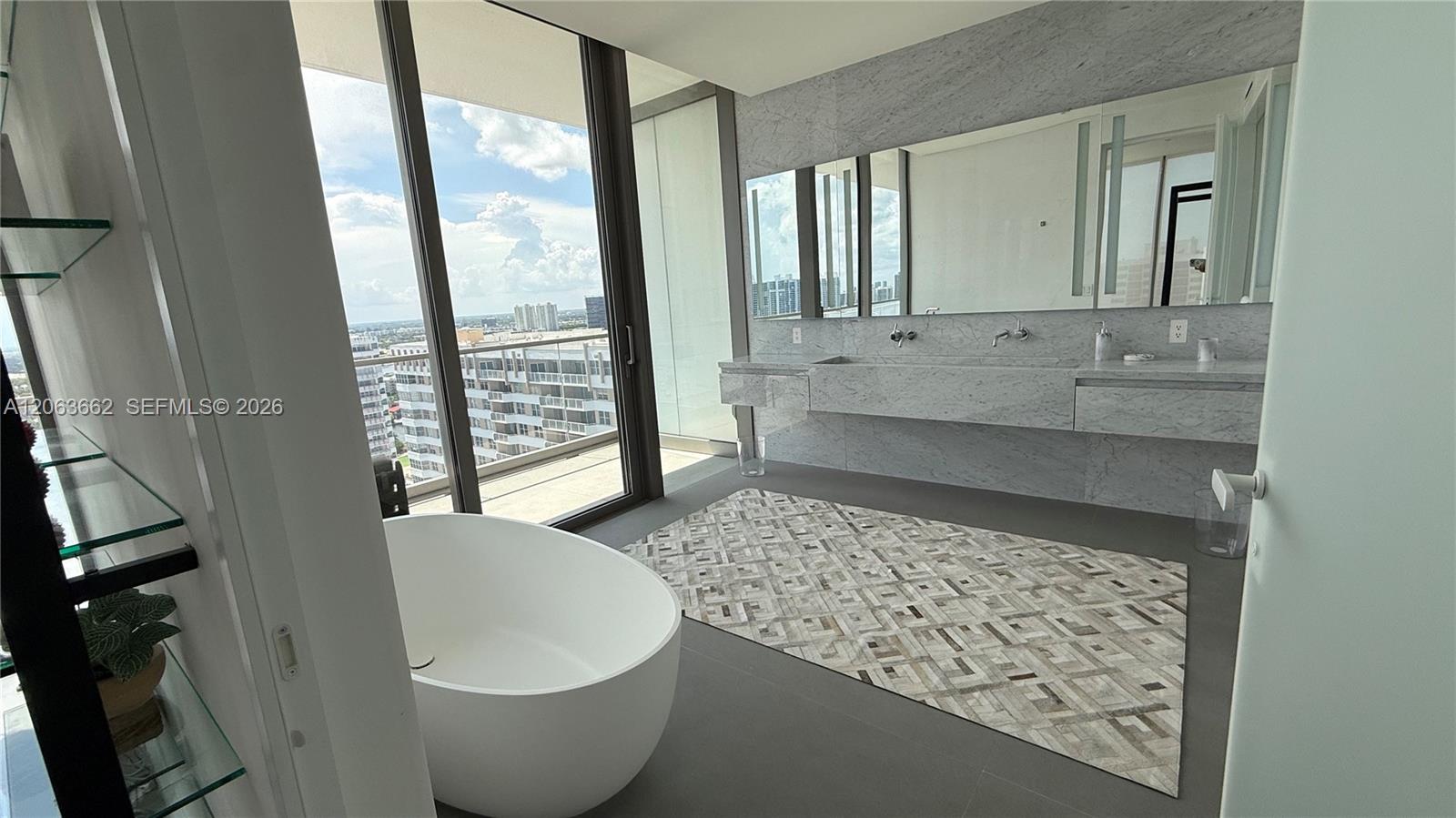 2000 S Ocean Drive 22b Property Photo 17