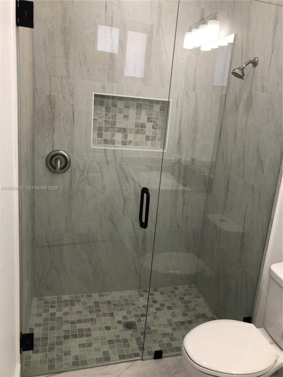 4572/4574 Golfview Boulevard Property Photo 11