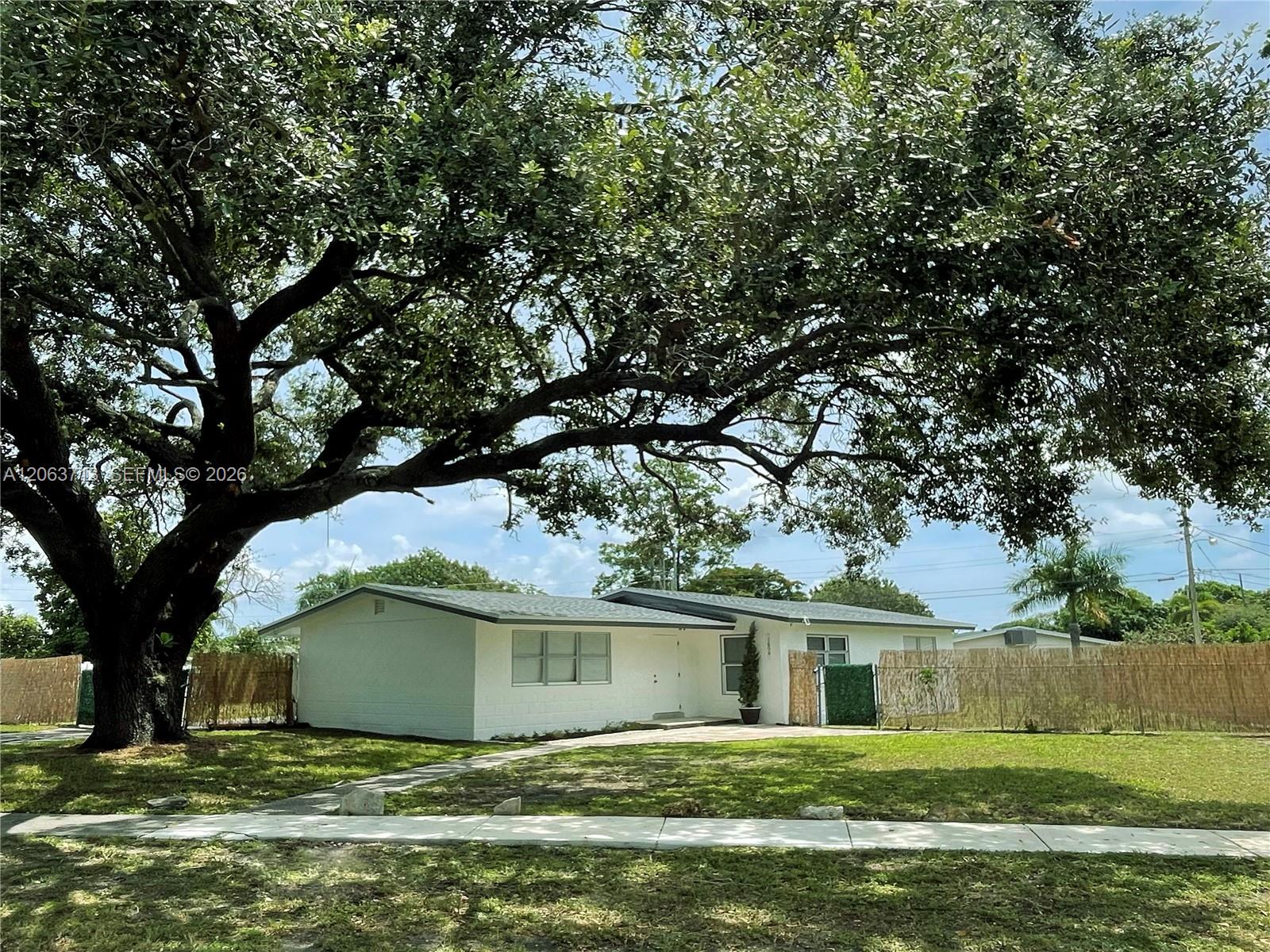 1606 Nw 12th Avenue Property Photo 4