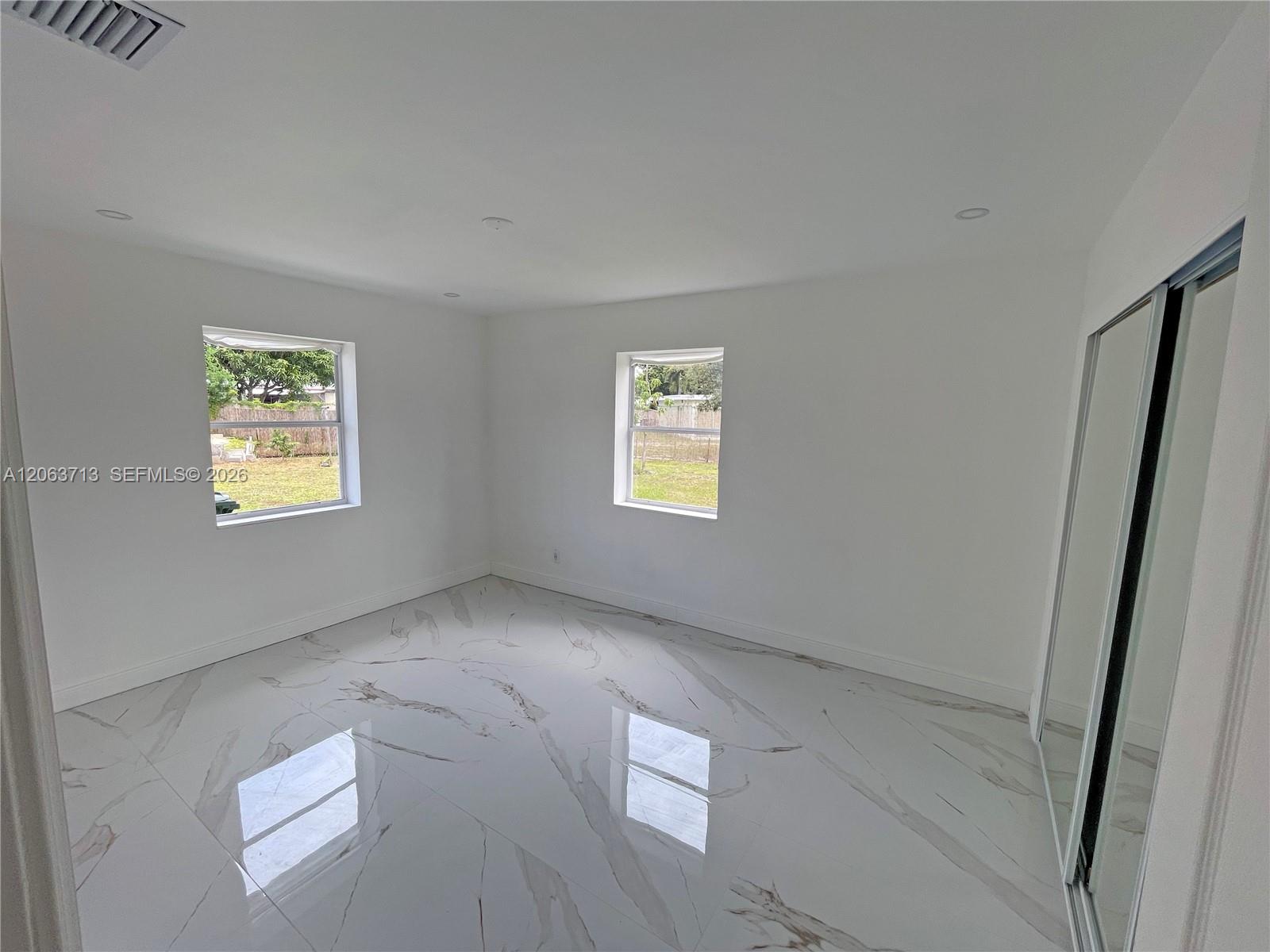 1606 Nw 12th Avenue Property Photo 9