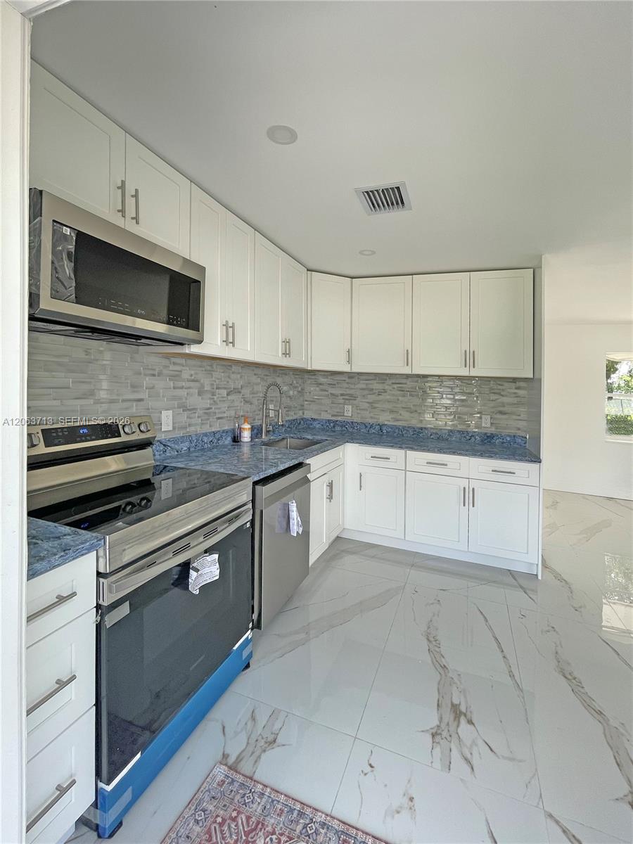 1606 Nw 12th Avenue Property Photo 14