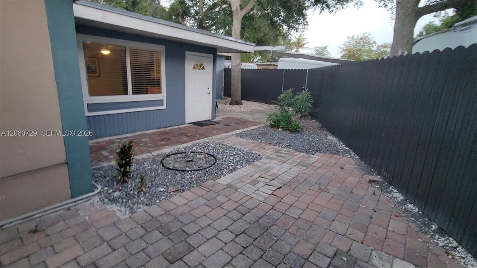 1115 SW 25th Avenue B Property Photo 1