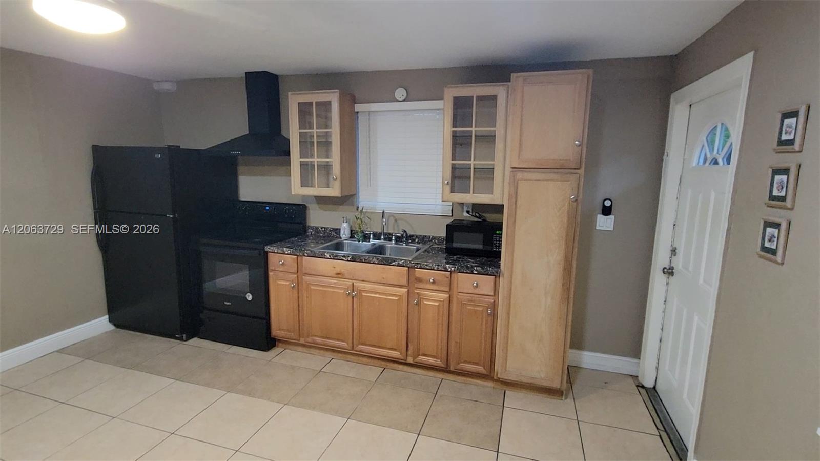 1115 Sw 25th Avenue B Property Photo 5