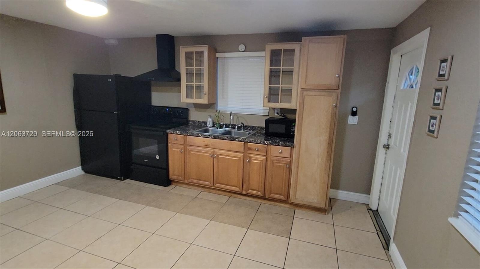 1115 Sw 25th Avenue B Property Photo 6