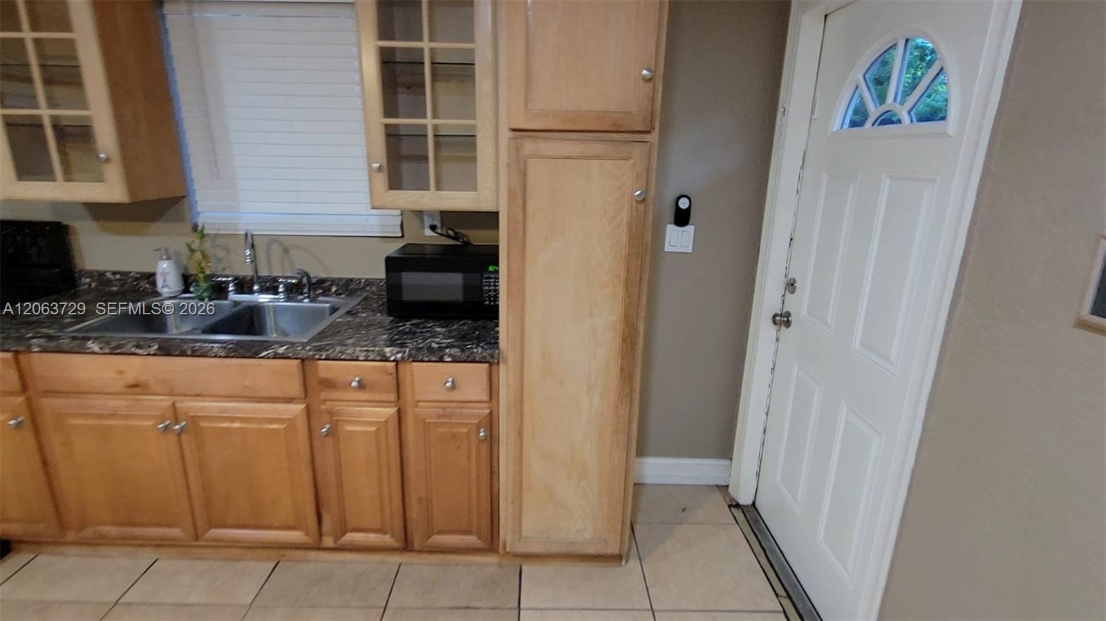 1115 Sw 25th Avenue B Property Photo 8