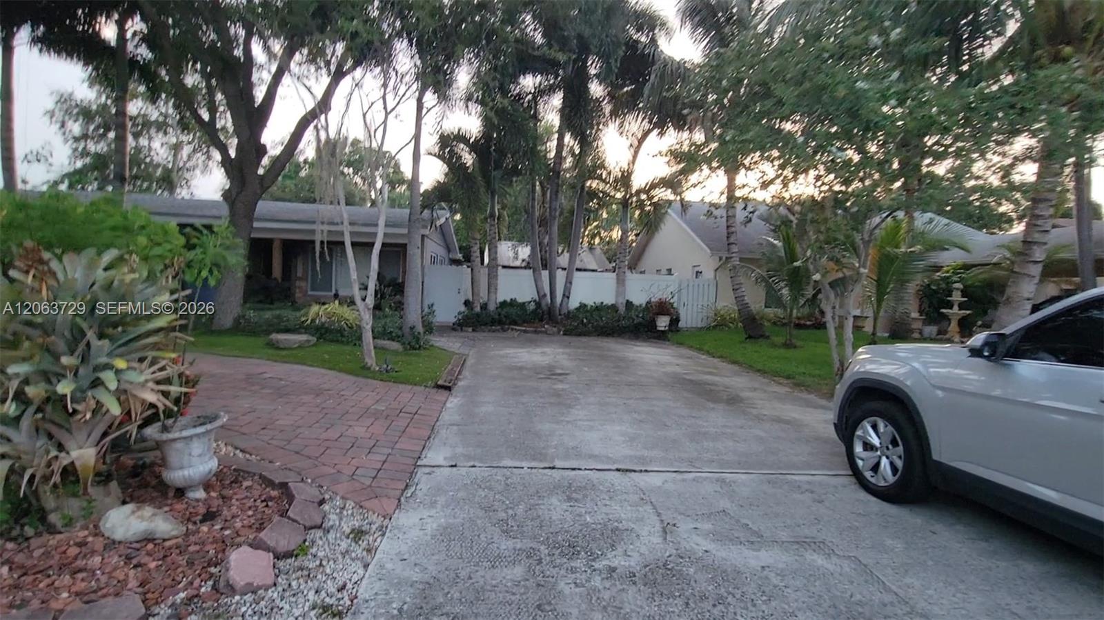 1115 Sw 25th Avenue B Property Photo 25