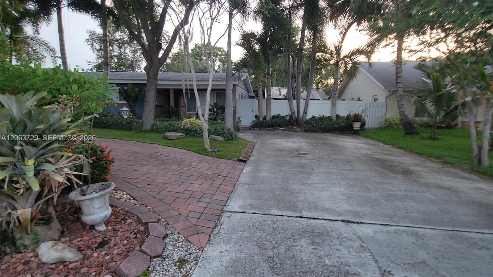 1115 Sw 25th Avenue B Property Photo 26