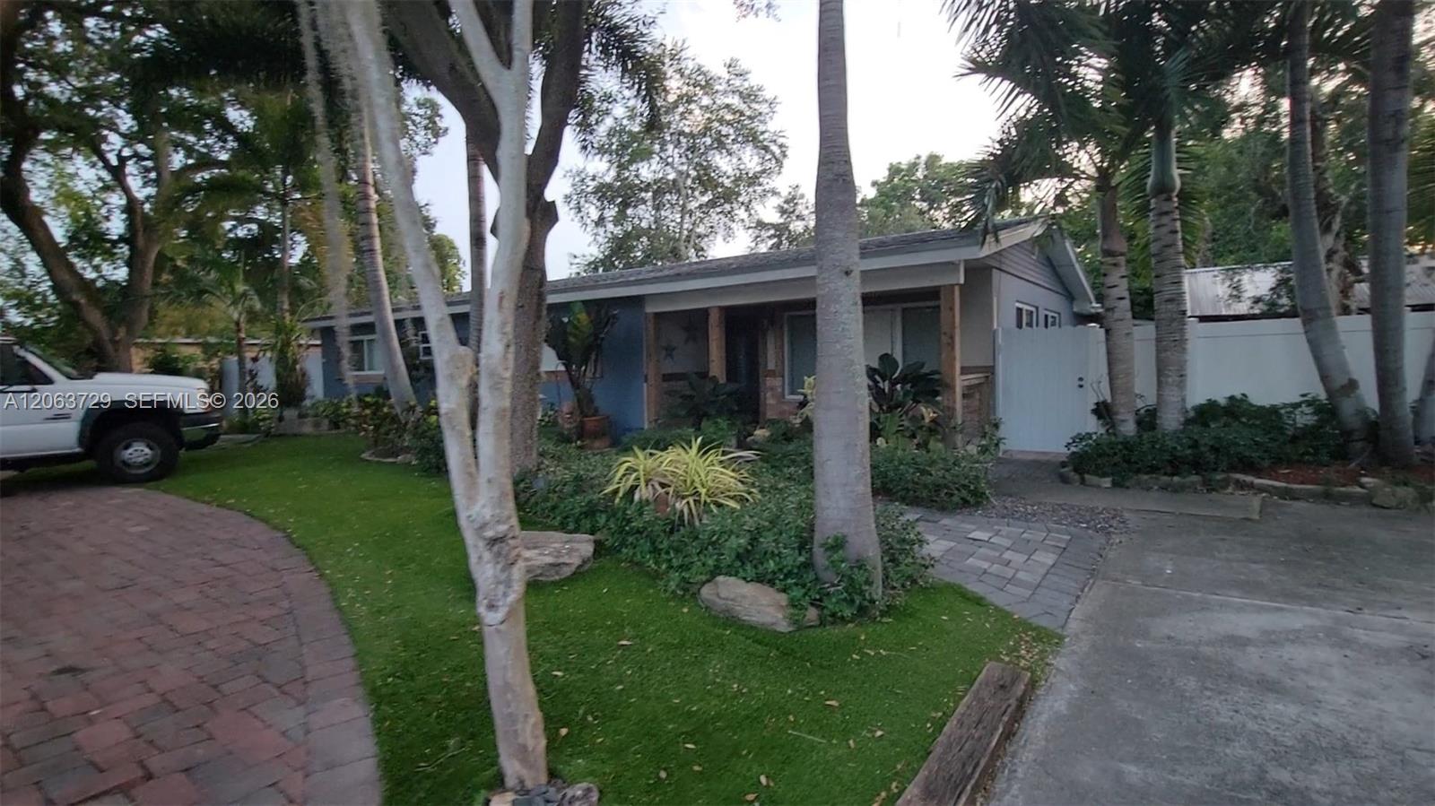 1115 Sw 25th Avenue B Property Photo 27