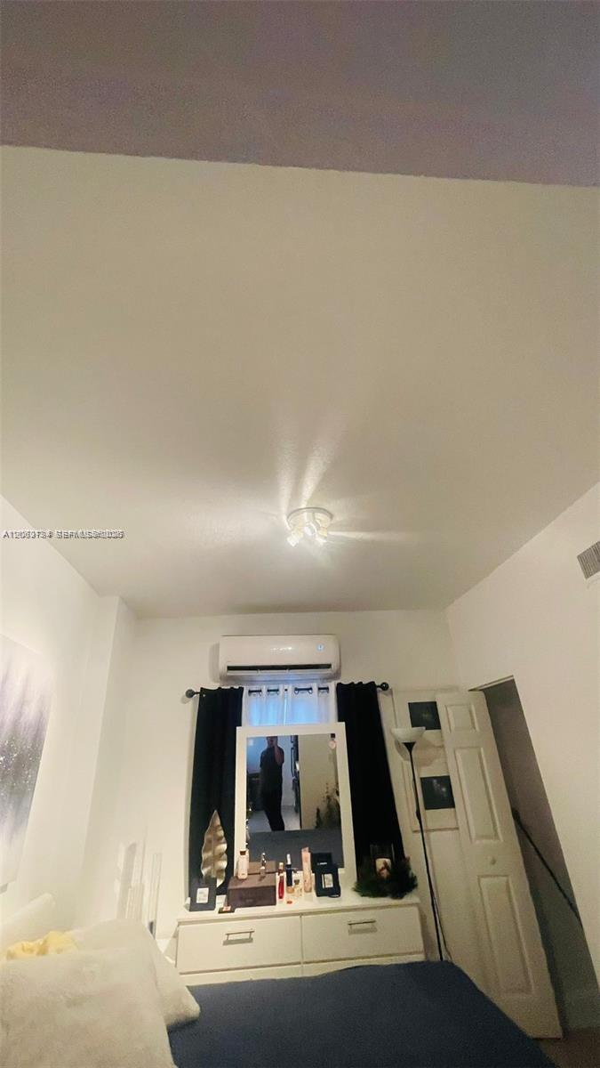 876 Sw 2nd Street Property Photo 6
