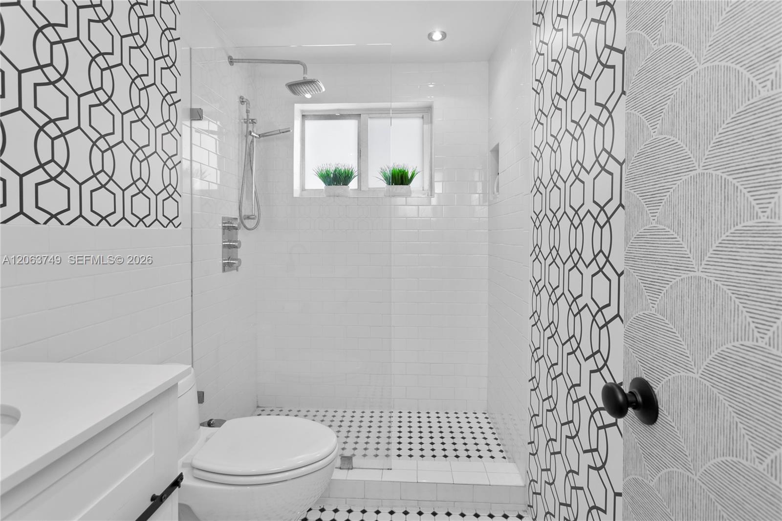 641 Espanola Way 24 Property Photo 13