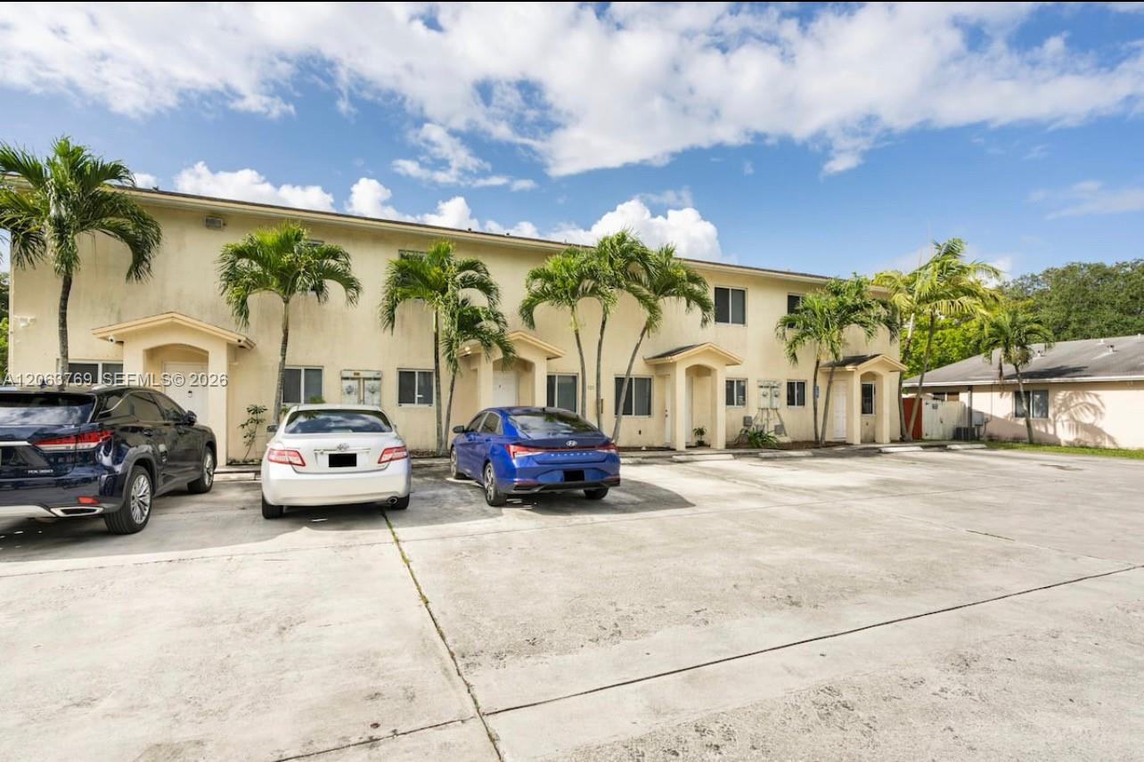 925 Sw 8th Street A Property Photo 1