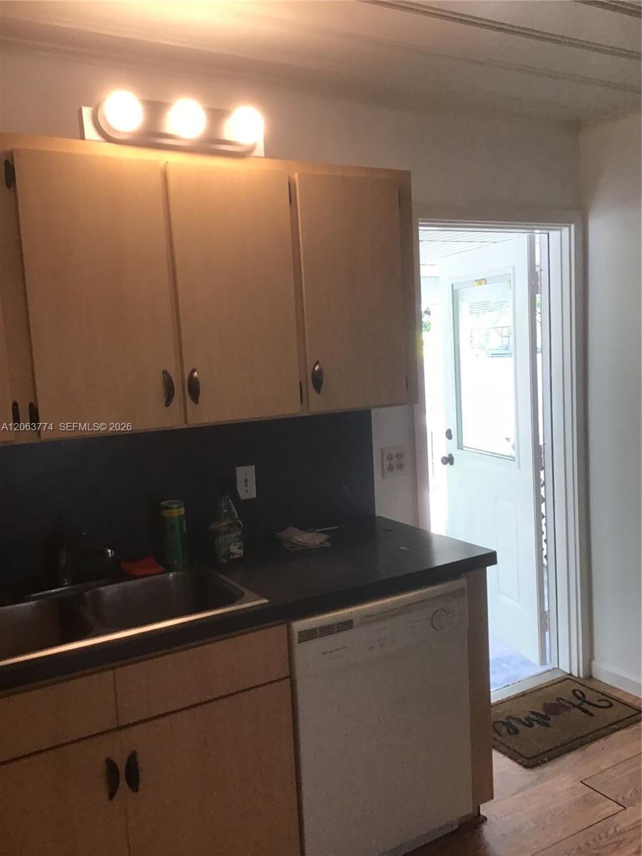 429 49th Street Property Photo 2