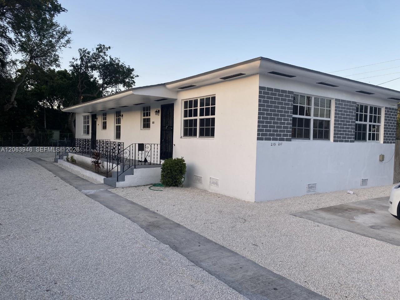 217 Nw 48th Street 2 Property Photo 2