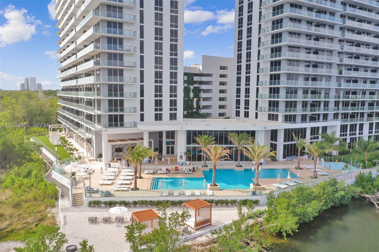 16385 Biscayne Boulevard 1601+2 Parkings Property Photo 21