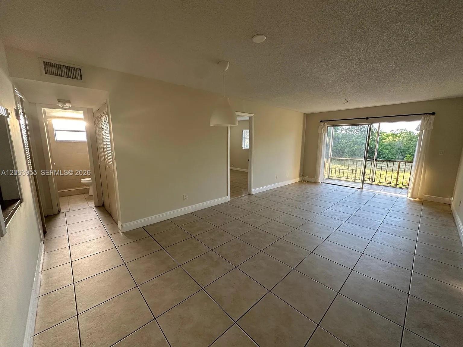 961 Nw 45th Street 6 Property Photo 2