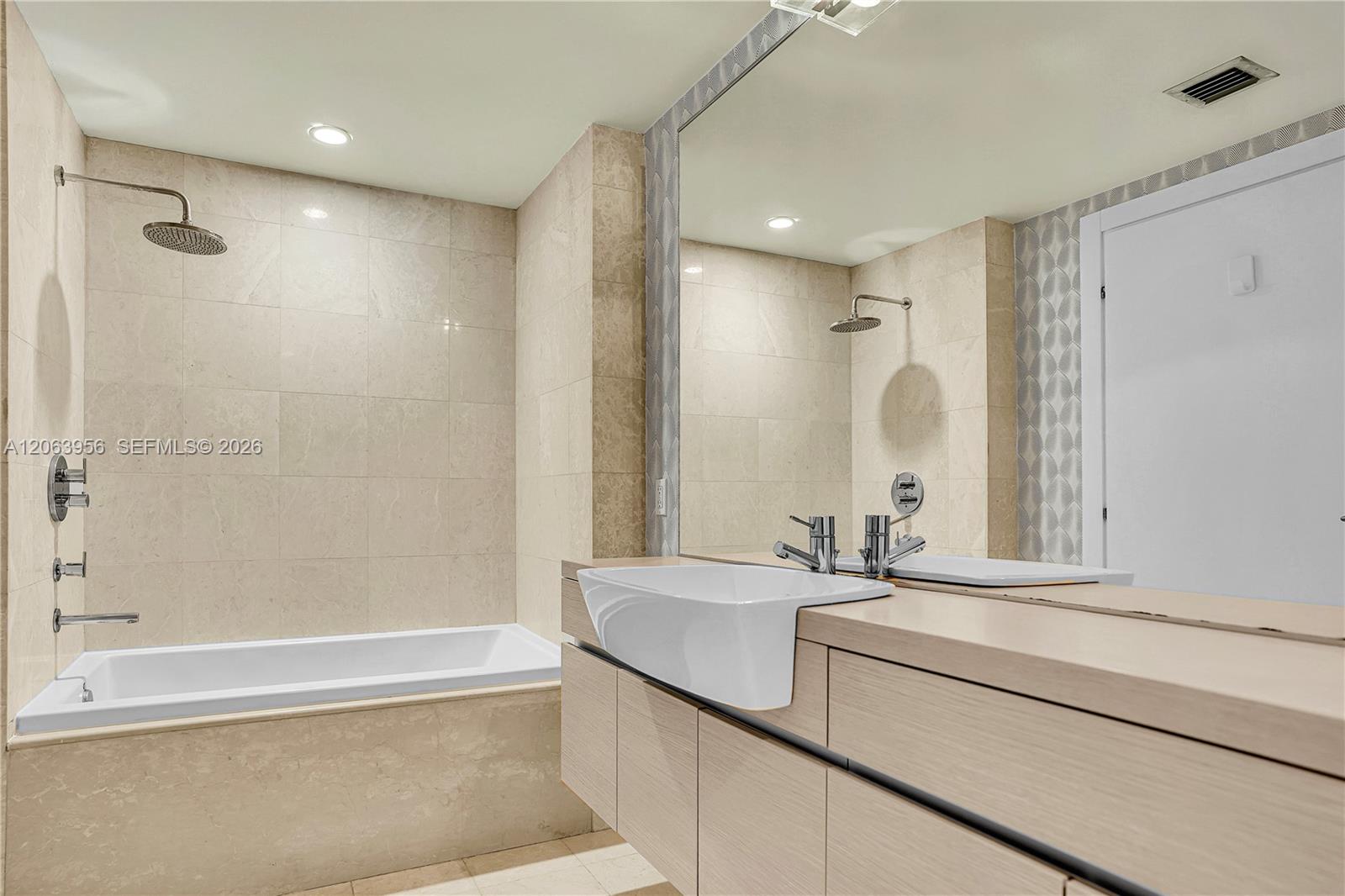 200 Biscayne Boulevard Way 503 Property Photo 12