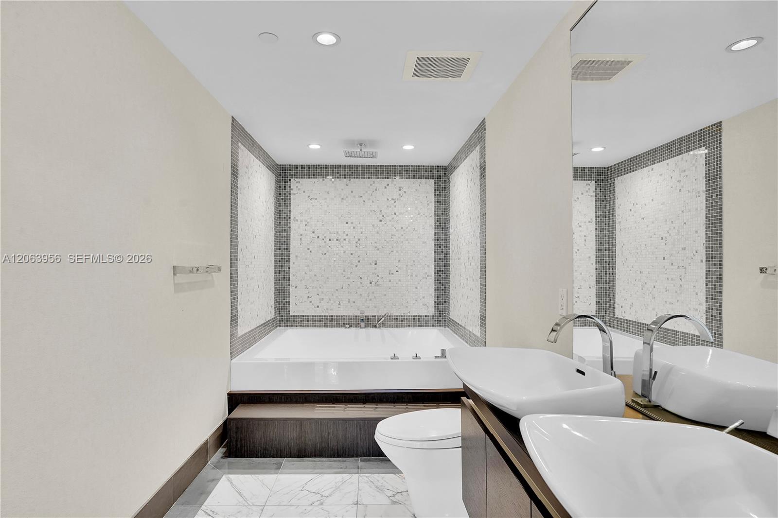 200 Biscayne Boulevard Way 503 Property Photo 18