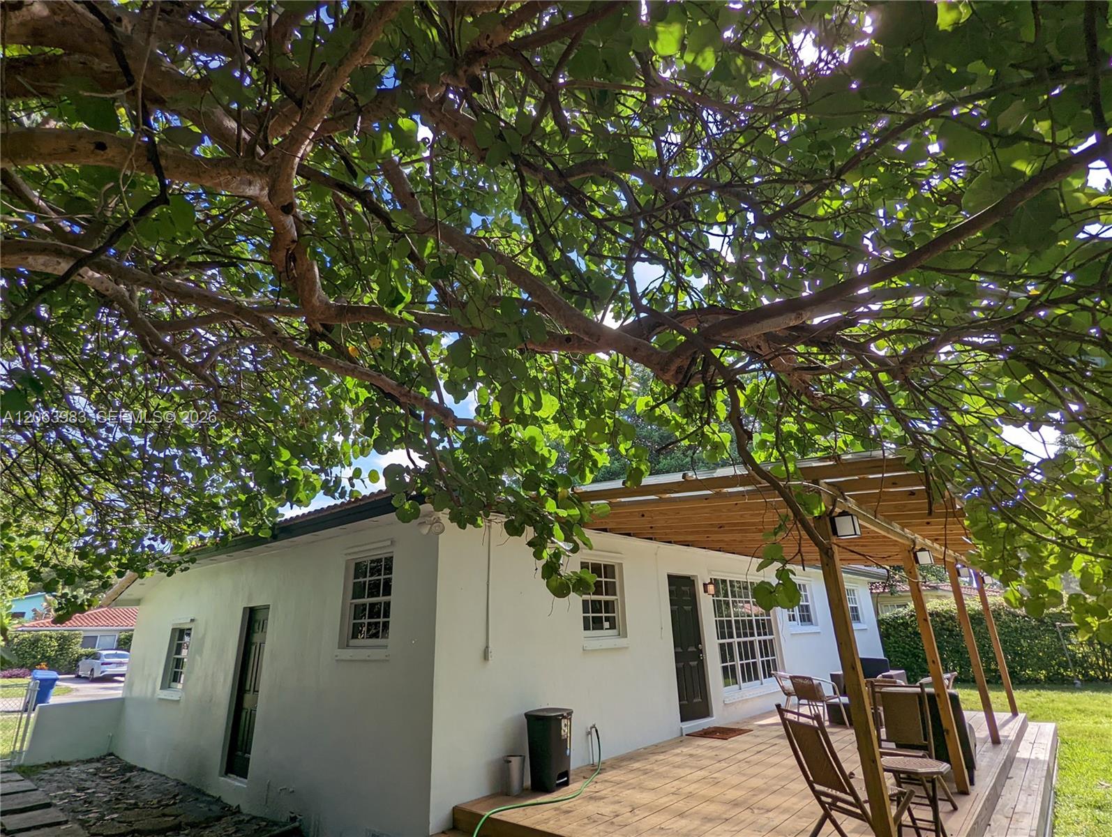490 Nw 90th Street . Property Photo 2