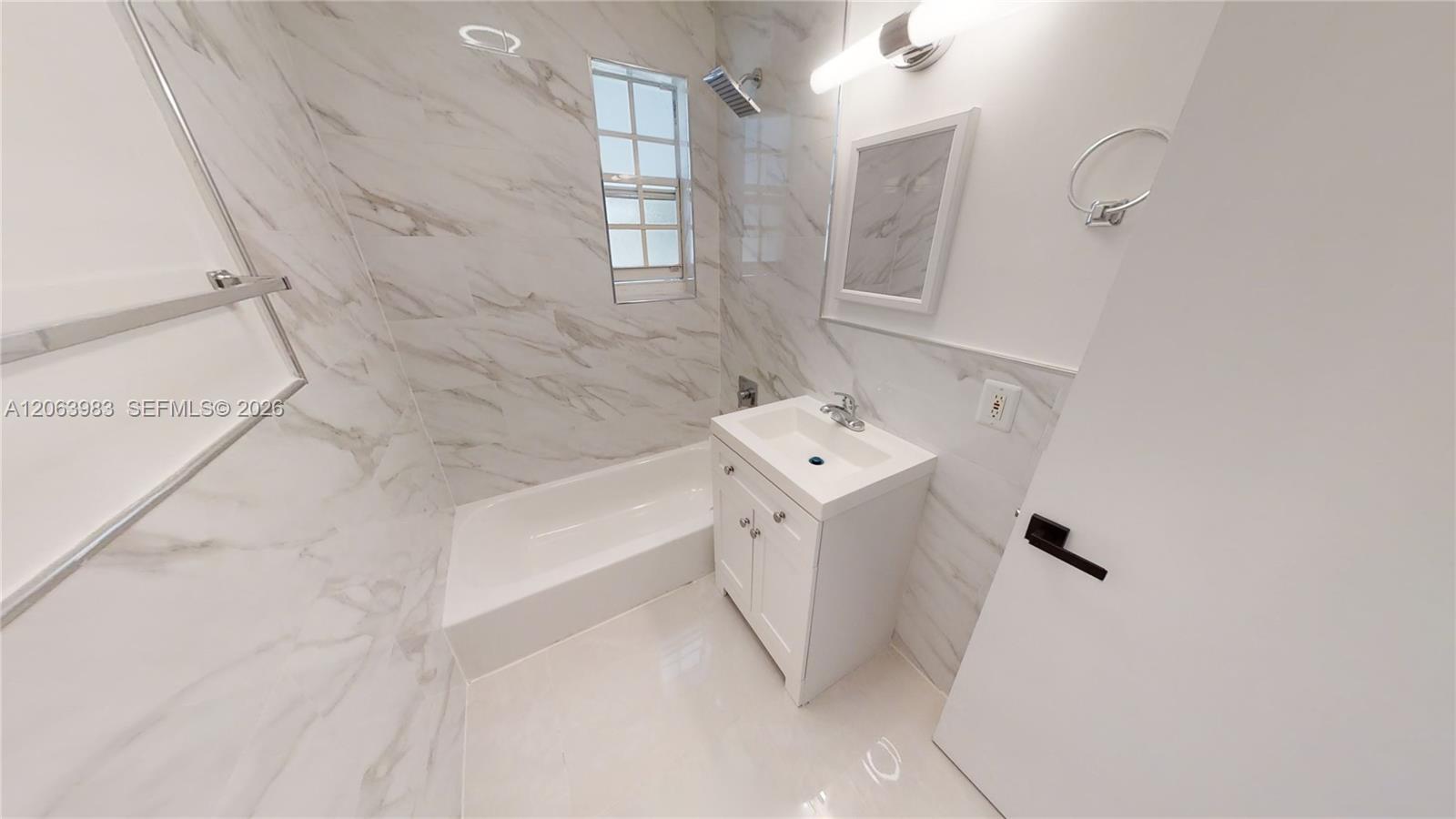 490 Nw 90th Street . Property Photo 18