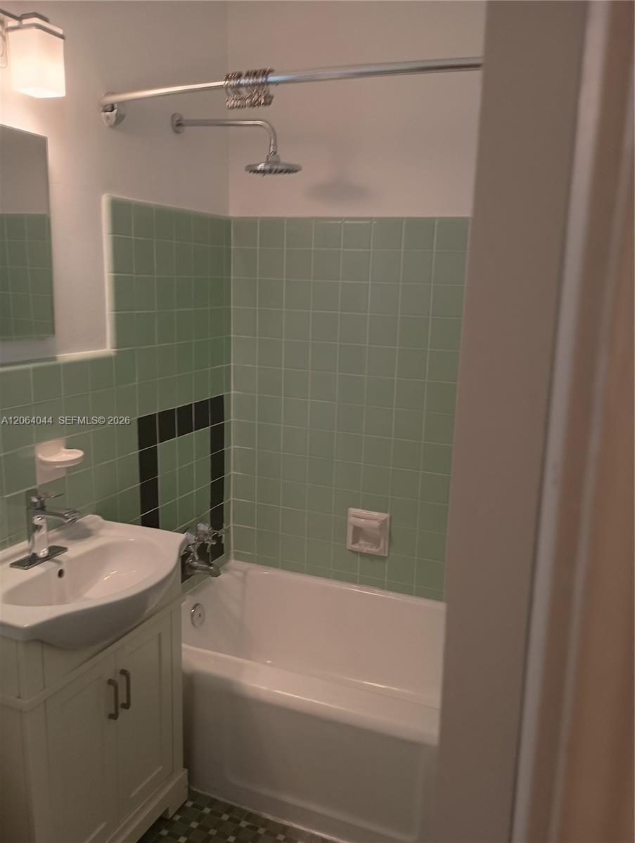 545 74 8 Property Photo 4