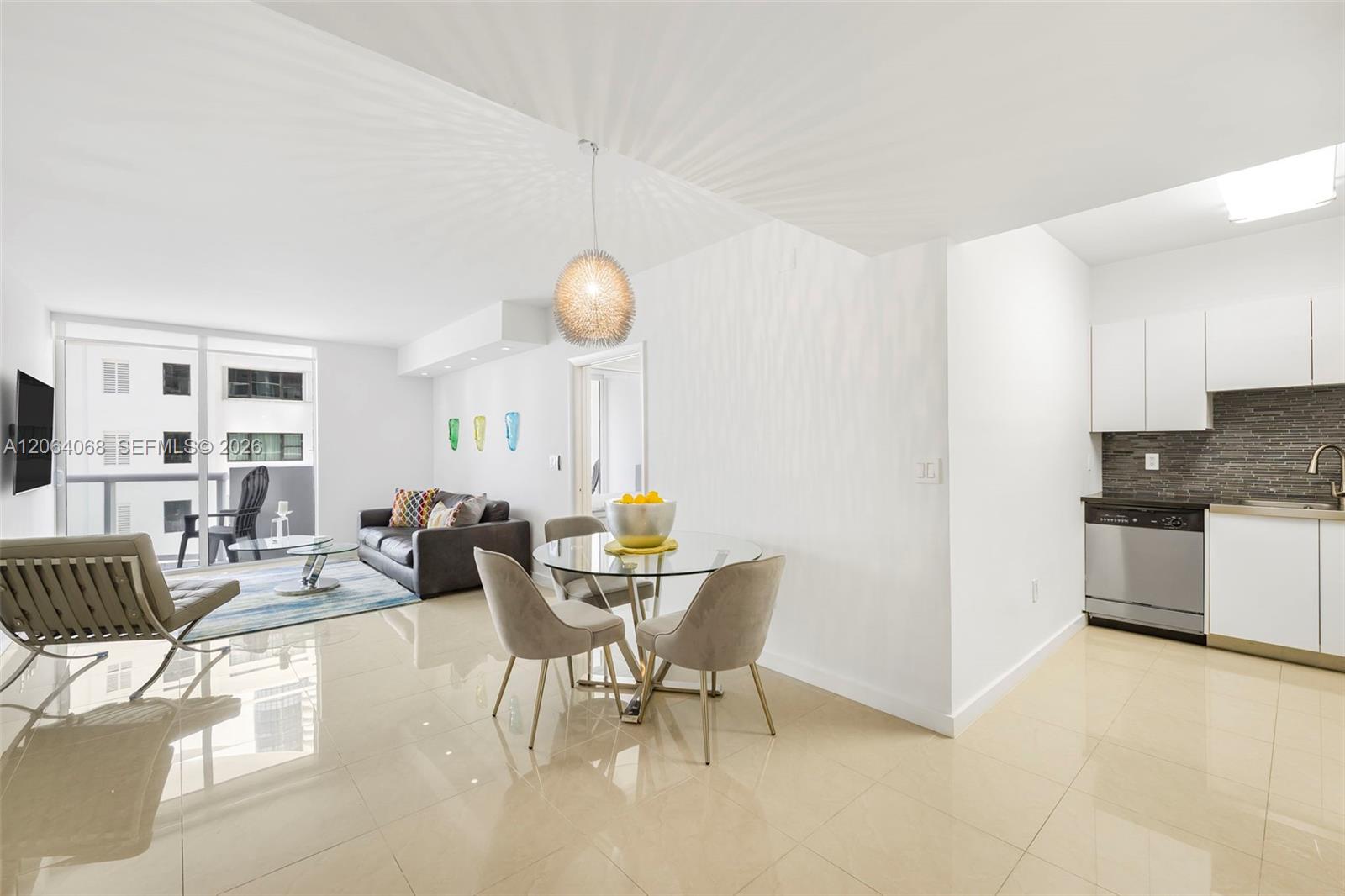 6365 Collins Avenue 805 Property Photo 6