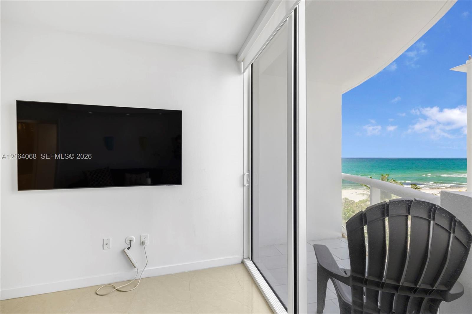 6365 Collins Avenue 805 Property Photo 8