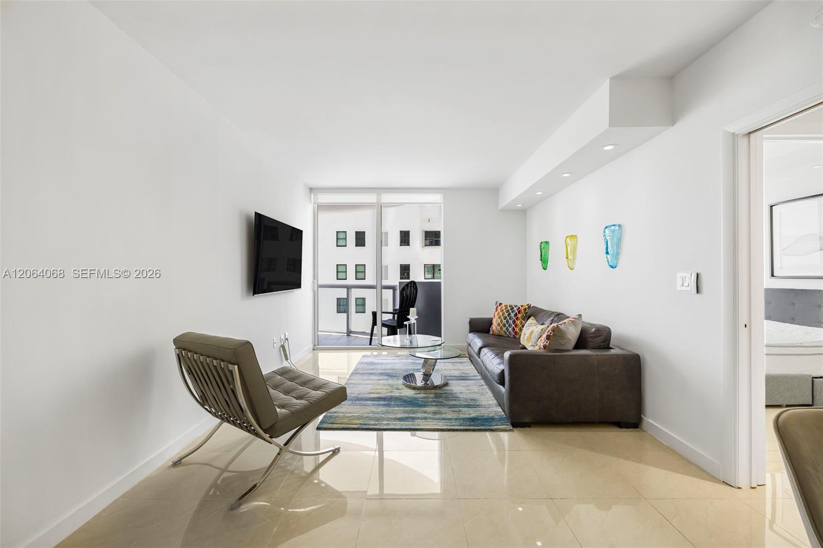 6365 Collins Avenue 805 Property Photo 9
