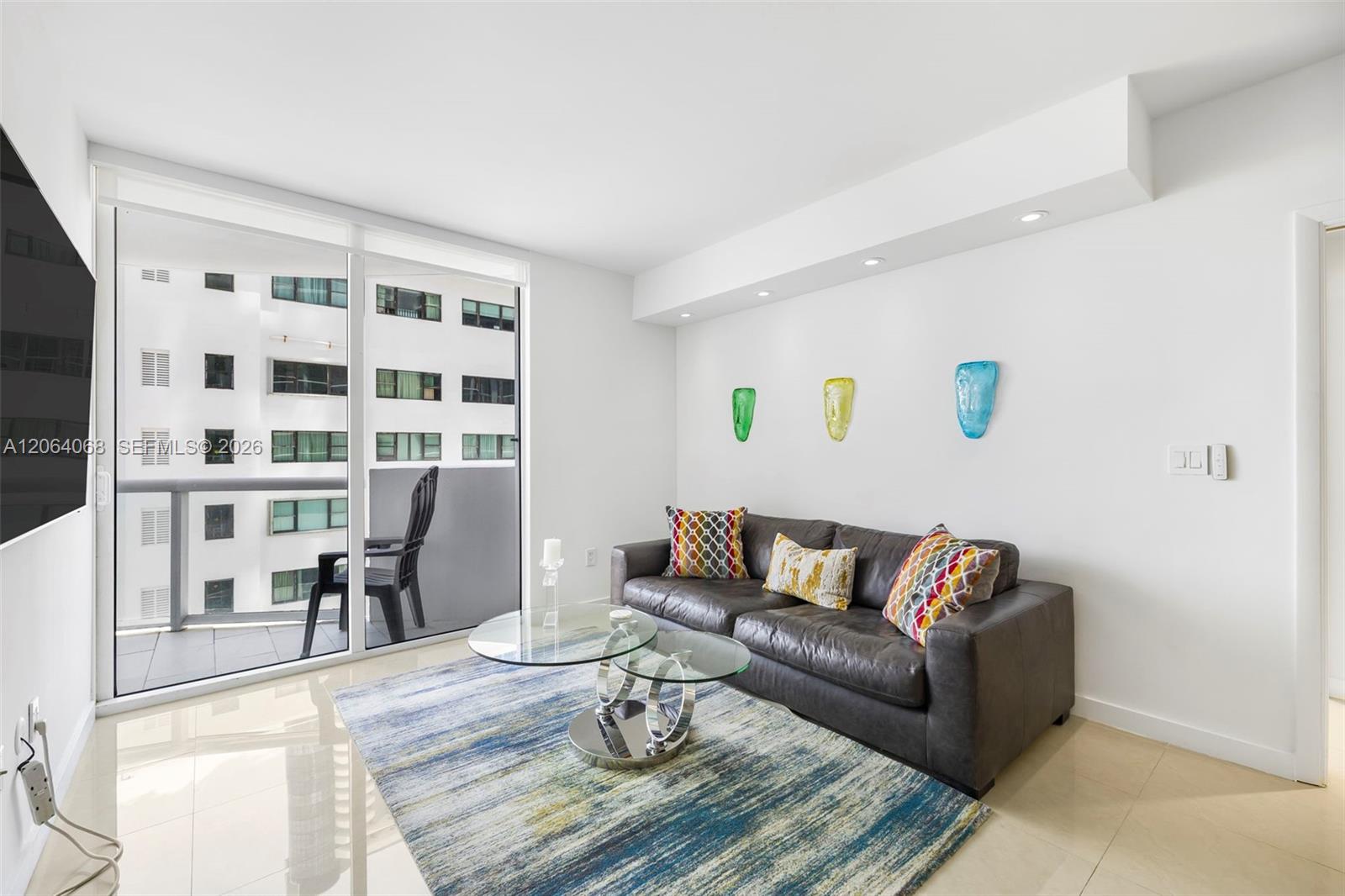 6365 Collins Avenue 805 Property Photo 13
