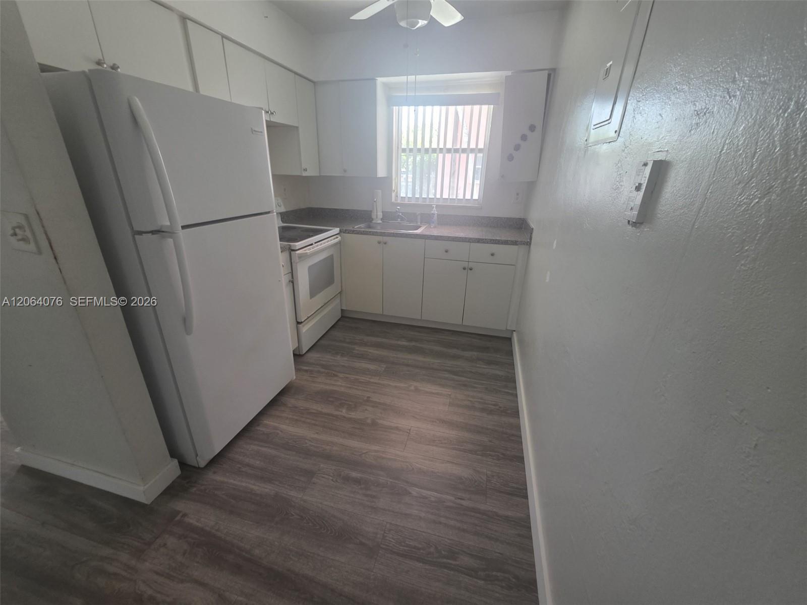 45 E 11th Street 15 Property Photo 9