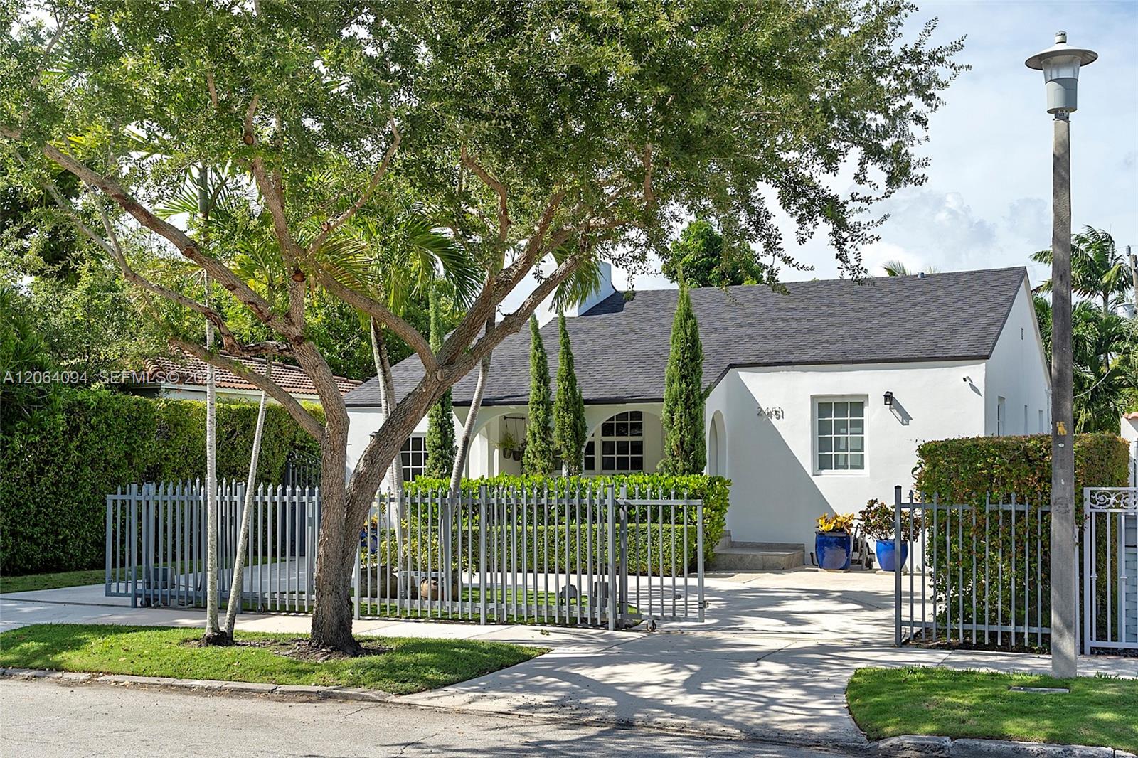 2451 Sw 25th Street Property Photo 1