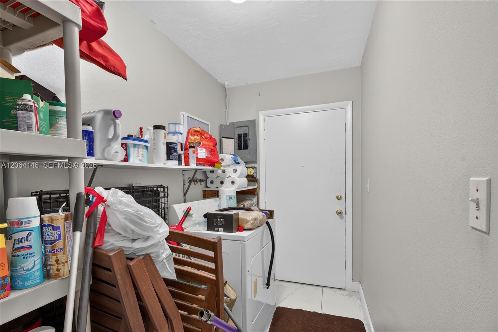 210 E 10th Street Property Photo 30