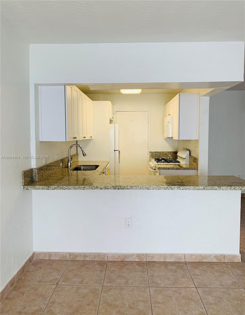 6900 N Kendall Drive A304 Property Photo 3