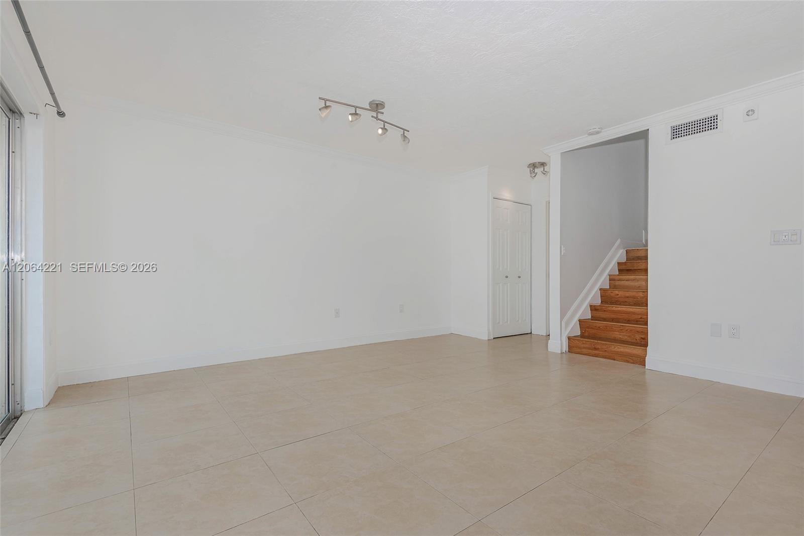 4520 Sw 68th Ct Circle 25-5 Property Photo 4