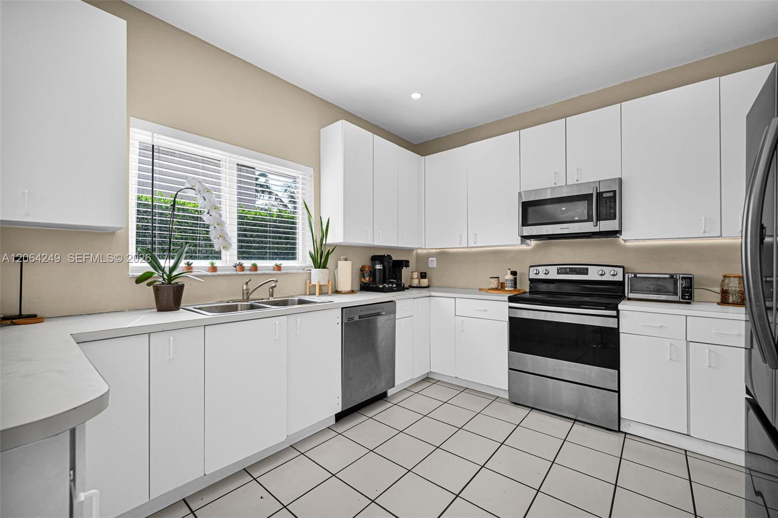 10877 Sw 152nd Place Property Photo 25