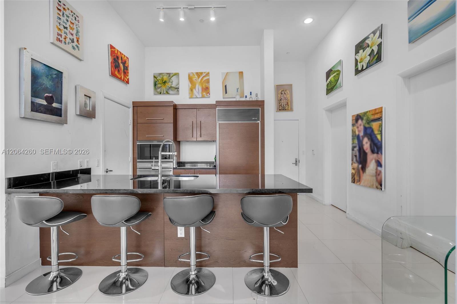 475 Brickell Avenue 2813 Property Photo 4