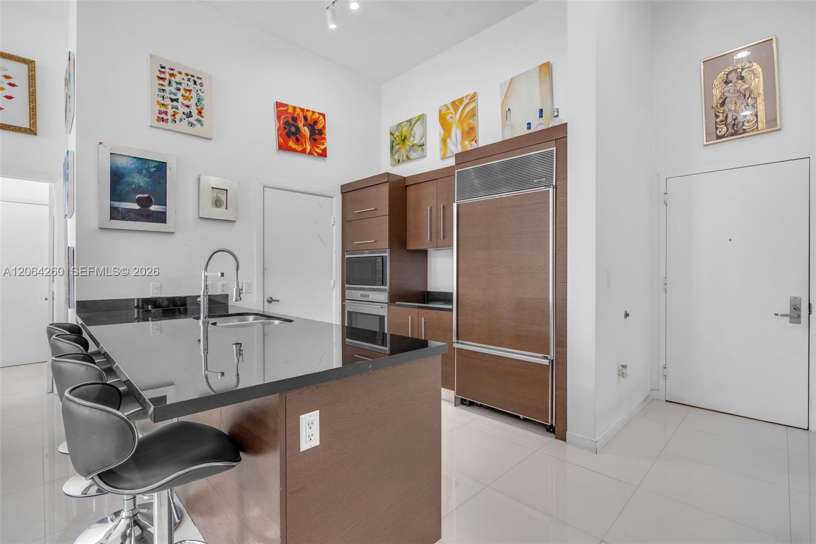 475 Brickell Avenue 2813 Property Photo 5