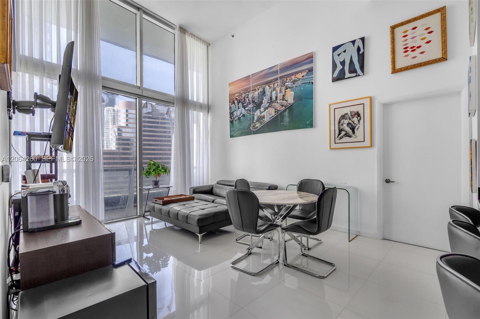 475 Brickell Avenue 2813 Property Photo 6