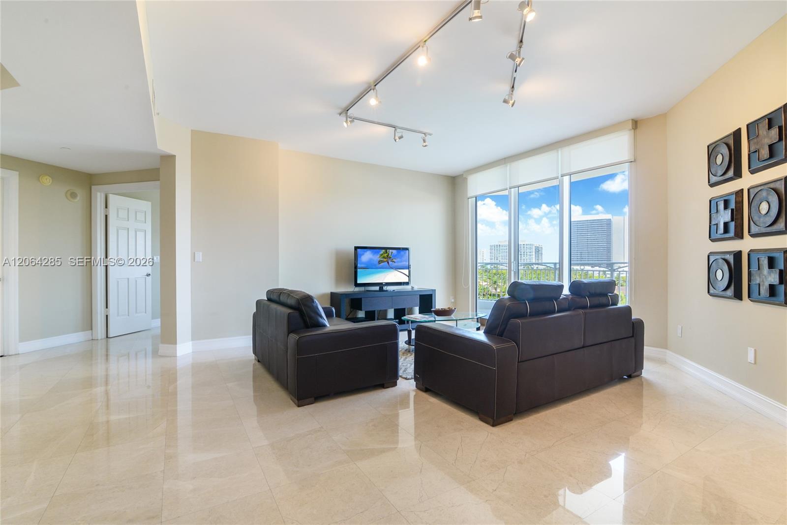 9751 E Bay Harbor Drive 8d Property Photo 4