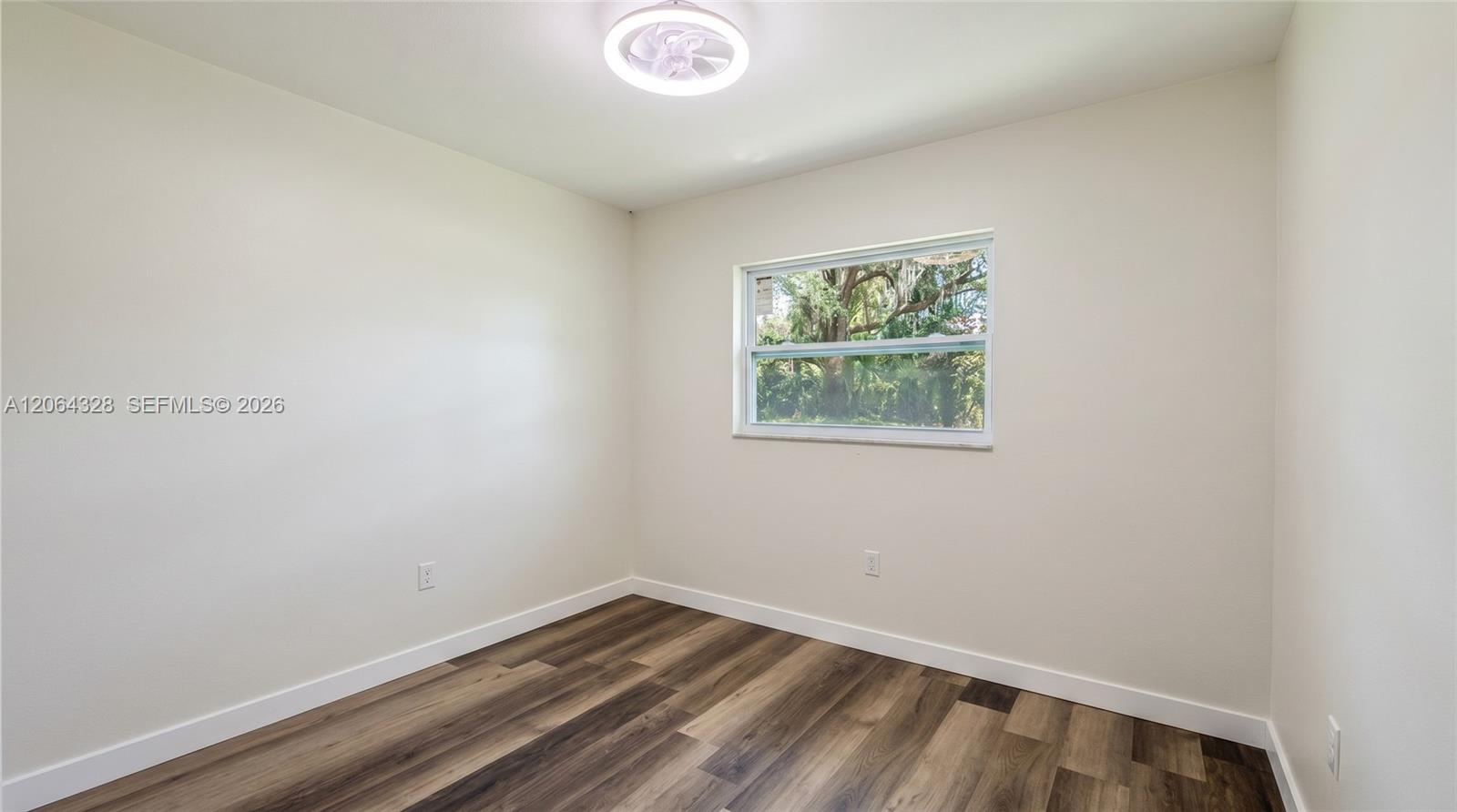 1812 Ne 50th Street Property Photo 8