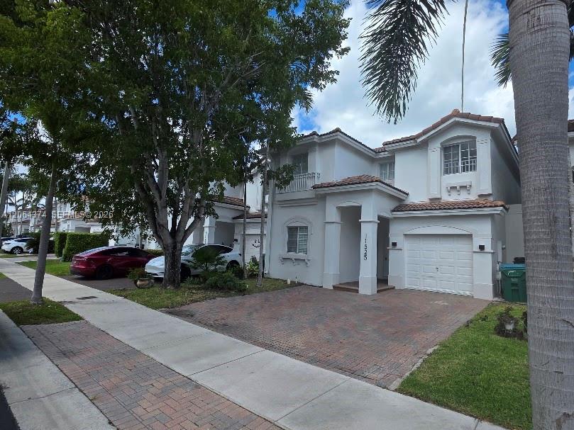 11525 Nw 71st Street Property Photo 1