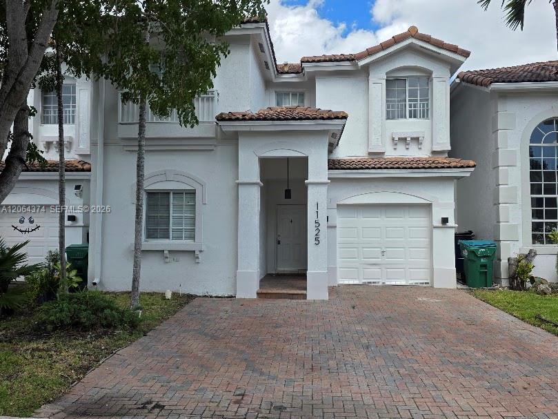 11525 Nw 71st Street Property Photo 2