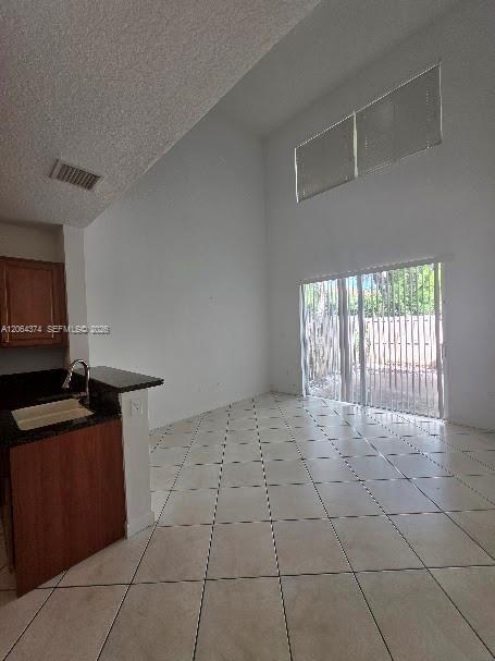 11525 Nw 71st Street Property Photo 5